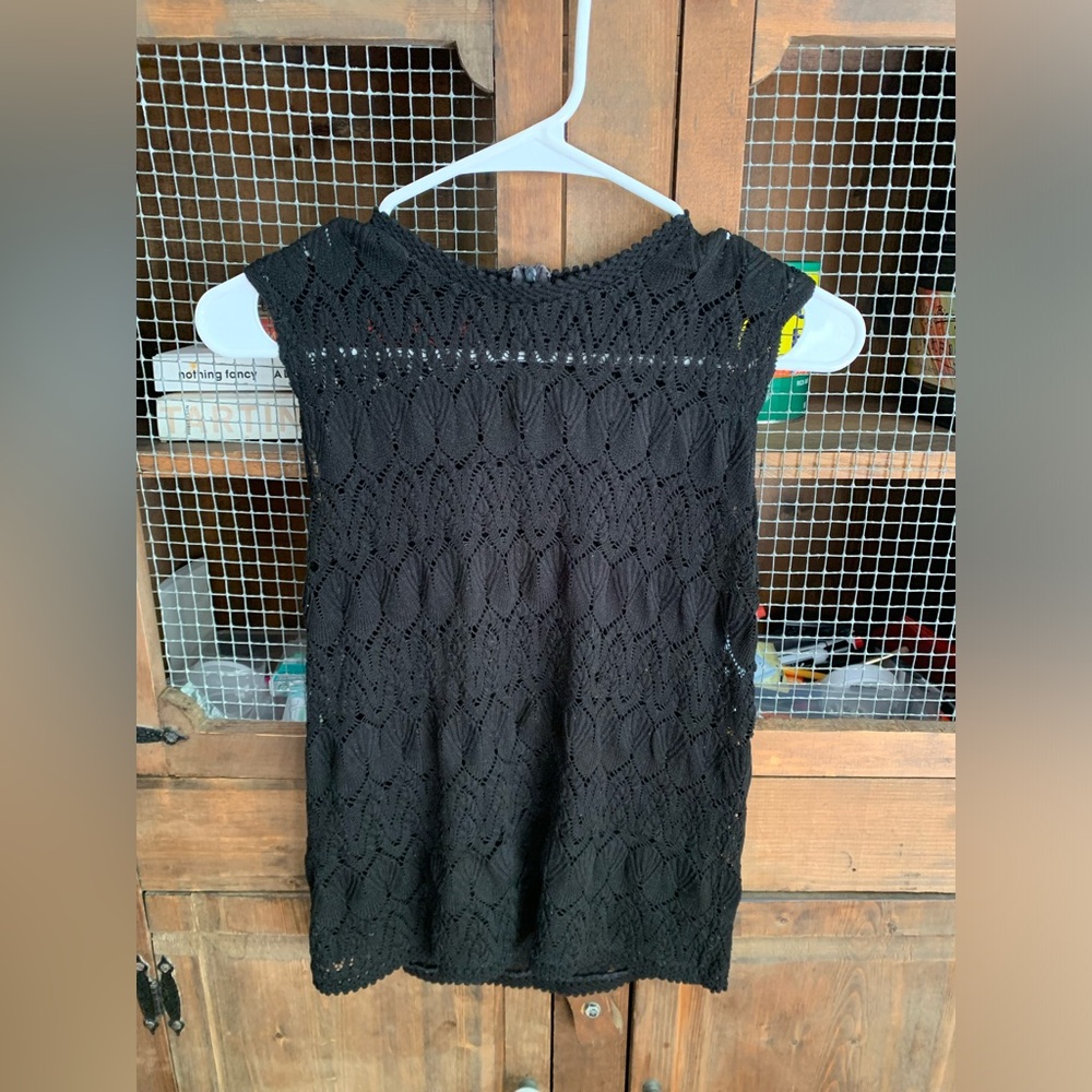 Black vintage lace sleeveless top